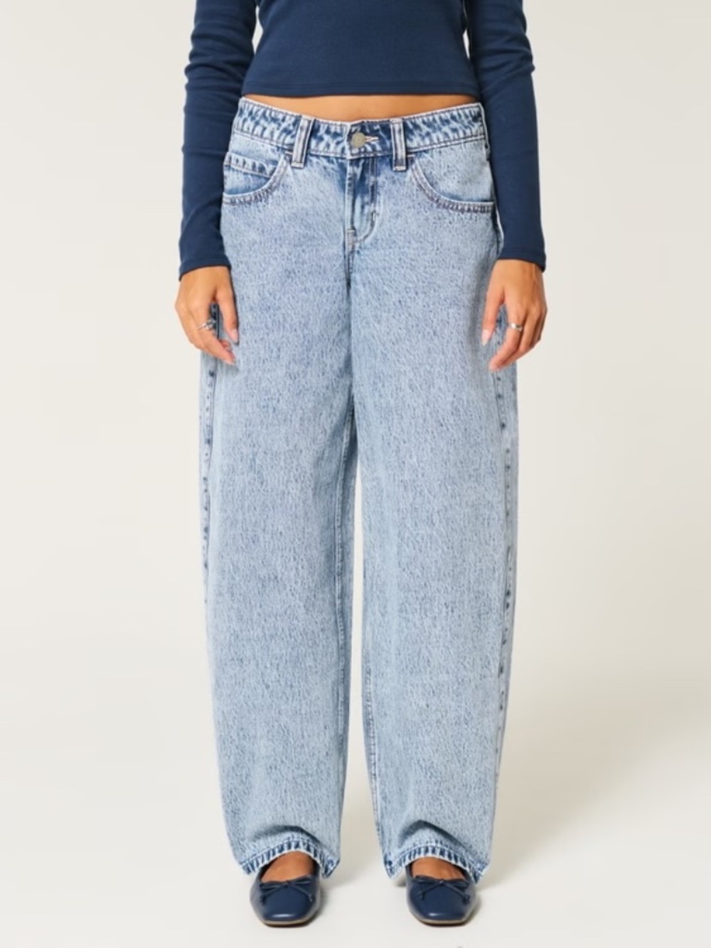 Hollister low-rise tapered baggy blue jean - Size 24 short
